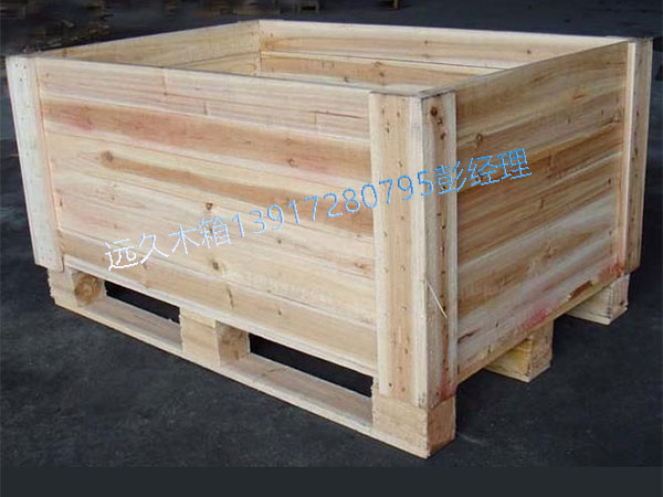 大型出口木箱設(shè)計頂部需要根據(jù)運(yùn)輸方式設(shè)計結(jié)構(gòu)